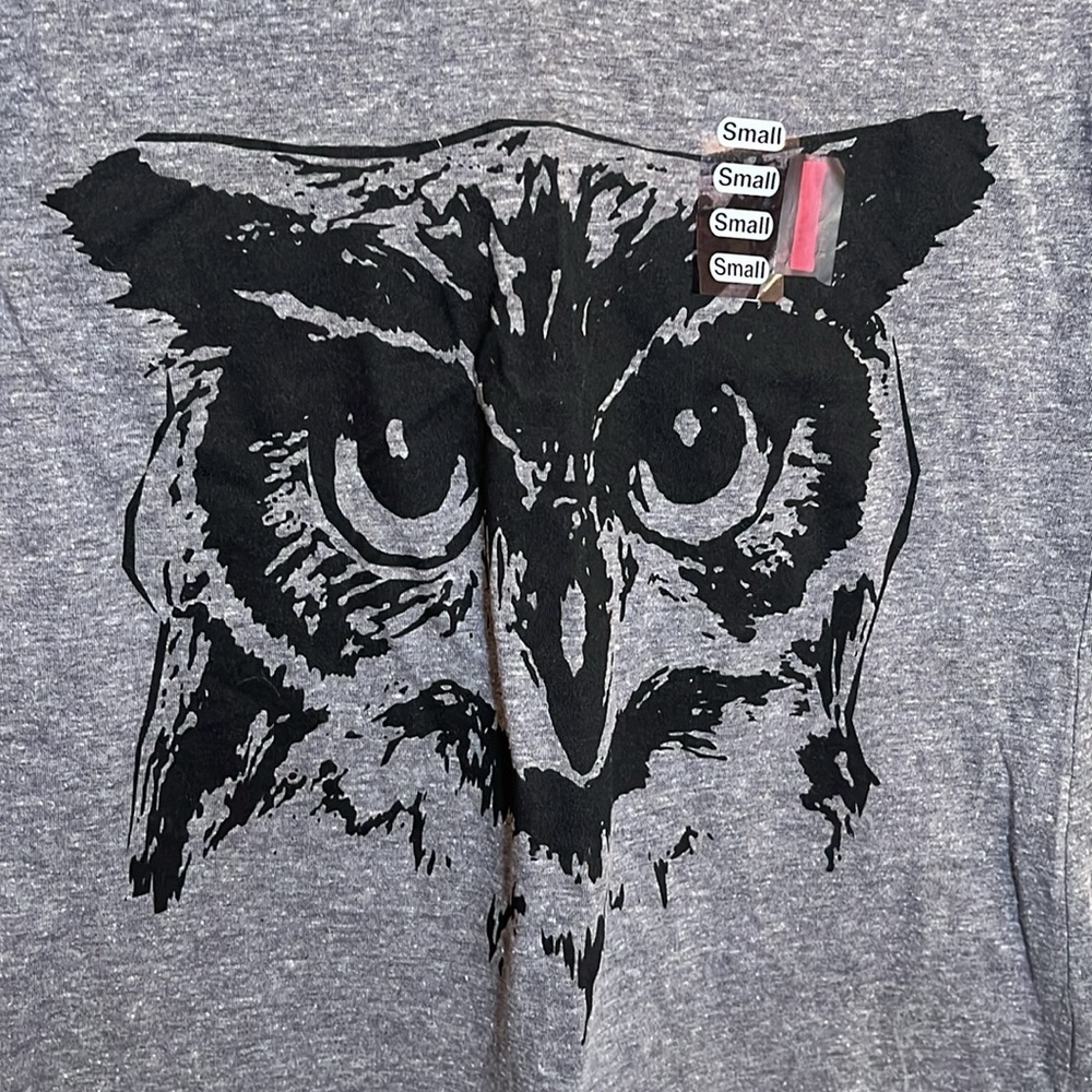 NWT Fuego Grey Owl Short Sleeve V-Neck Shirt - Picture 5 of 9